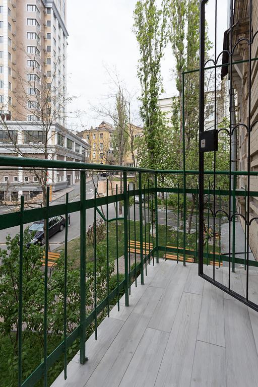 Kyiv White Apartment エクステリア 写真